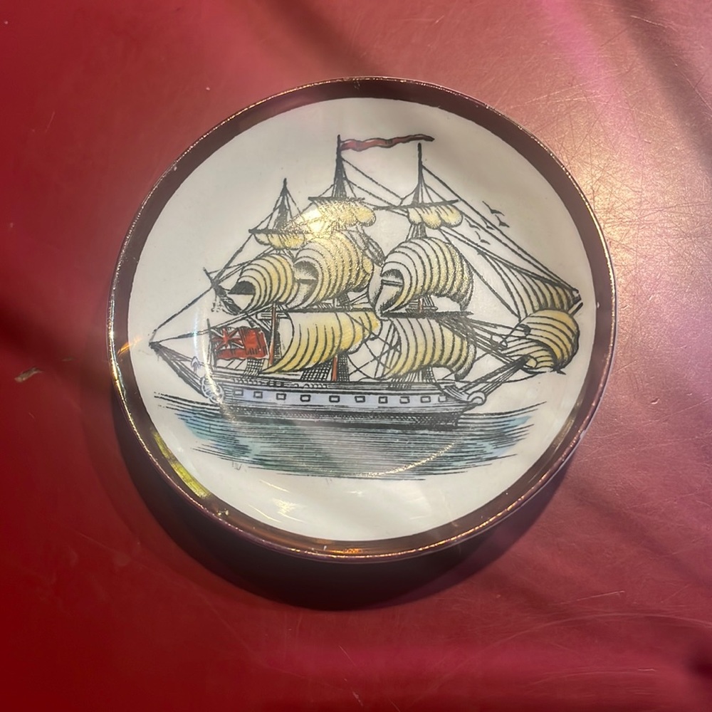 Vintage 3 inch diameter, Grays handpainted pottery